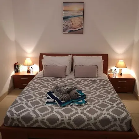 Apartment Everything At Your Doorstep *